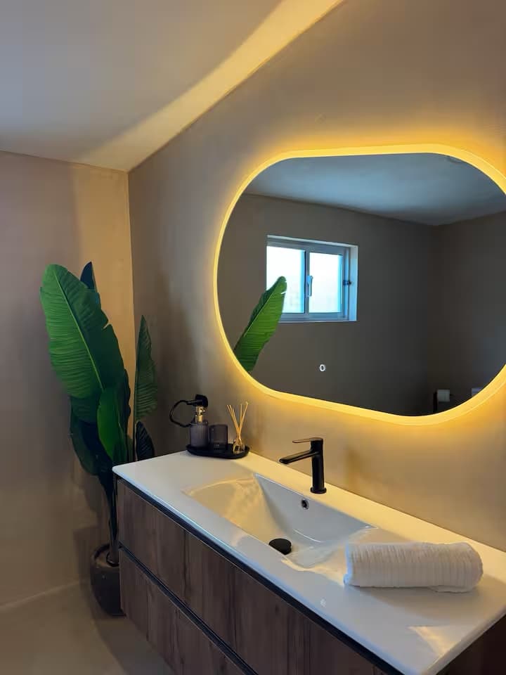 Sommarhus Beach Villa, o móvel de lavatório com iluminação suave