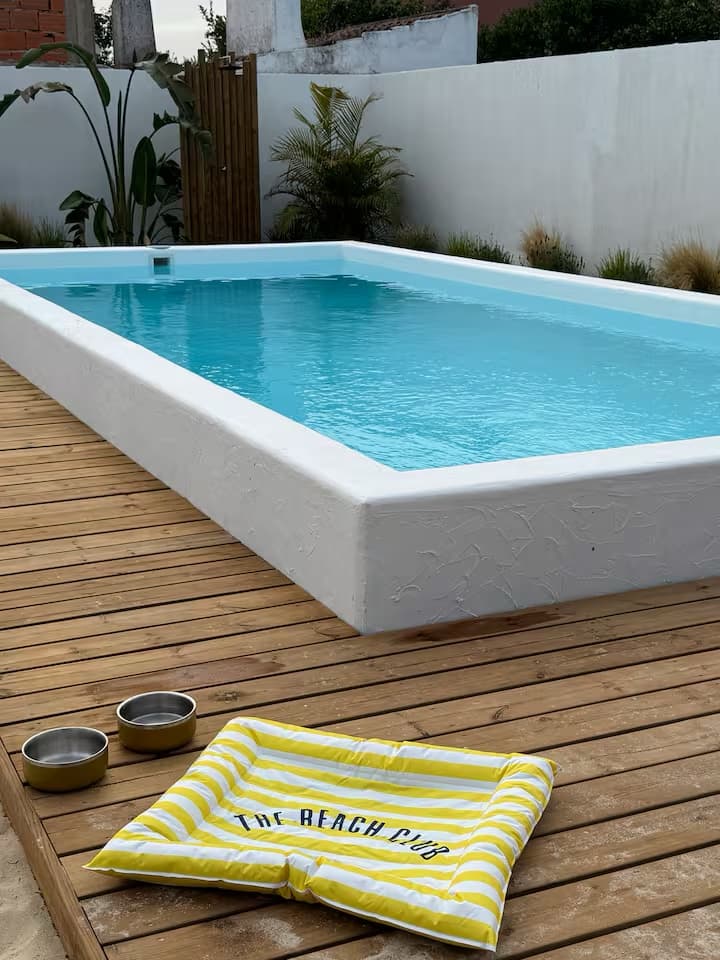 Sommarhus Beach Villa, a piscina privada durante o dia