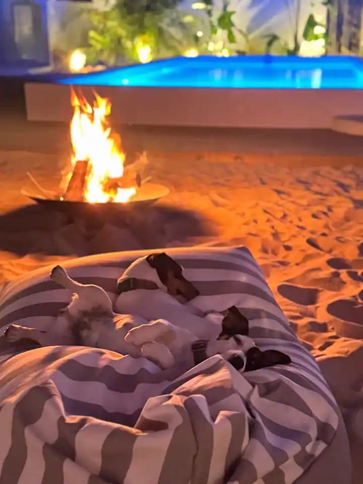 Sommarhus Beach Villa, uma acolhedora braseira junto à piscina